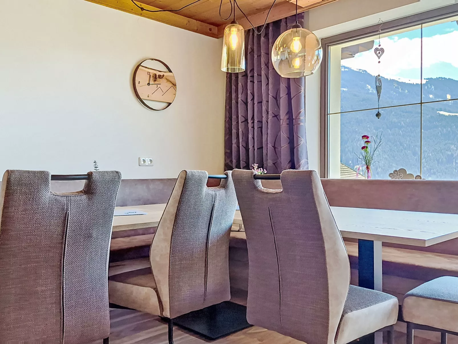 Panoramablick Tauern - Inside