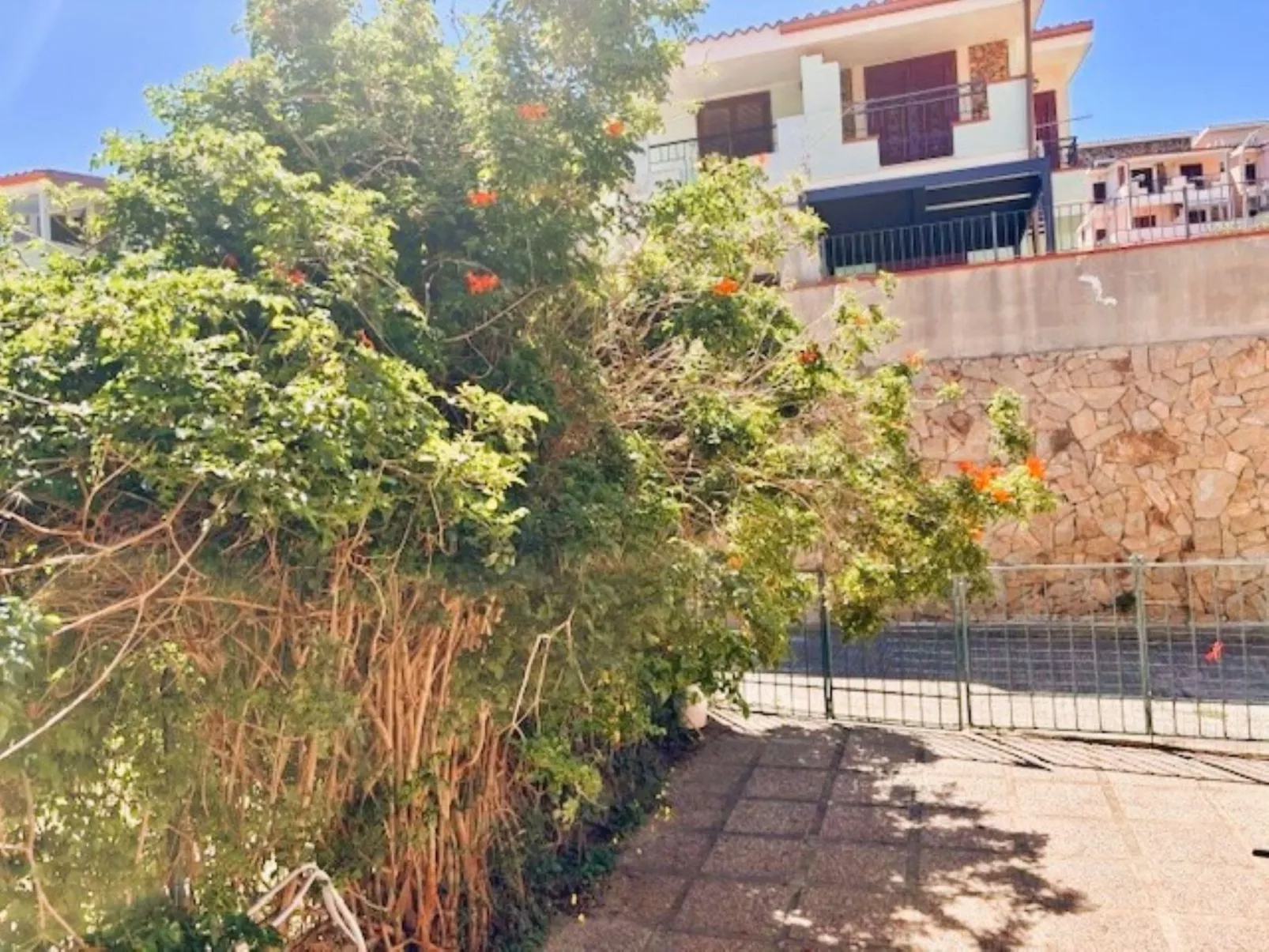 La Casa del Sorriso - Draußen