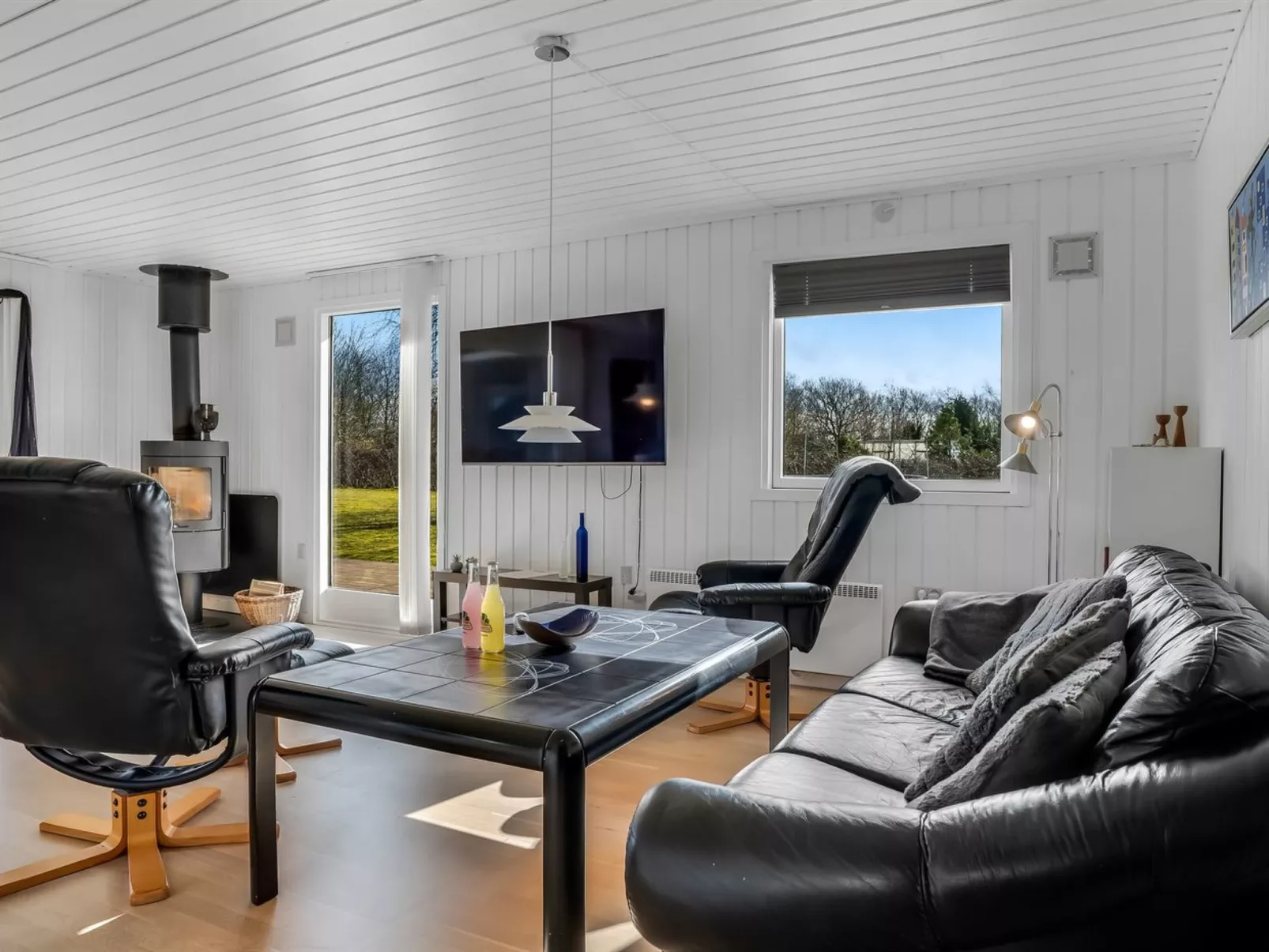 "Jytte" - 800m to the fjord - Inside