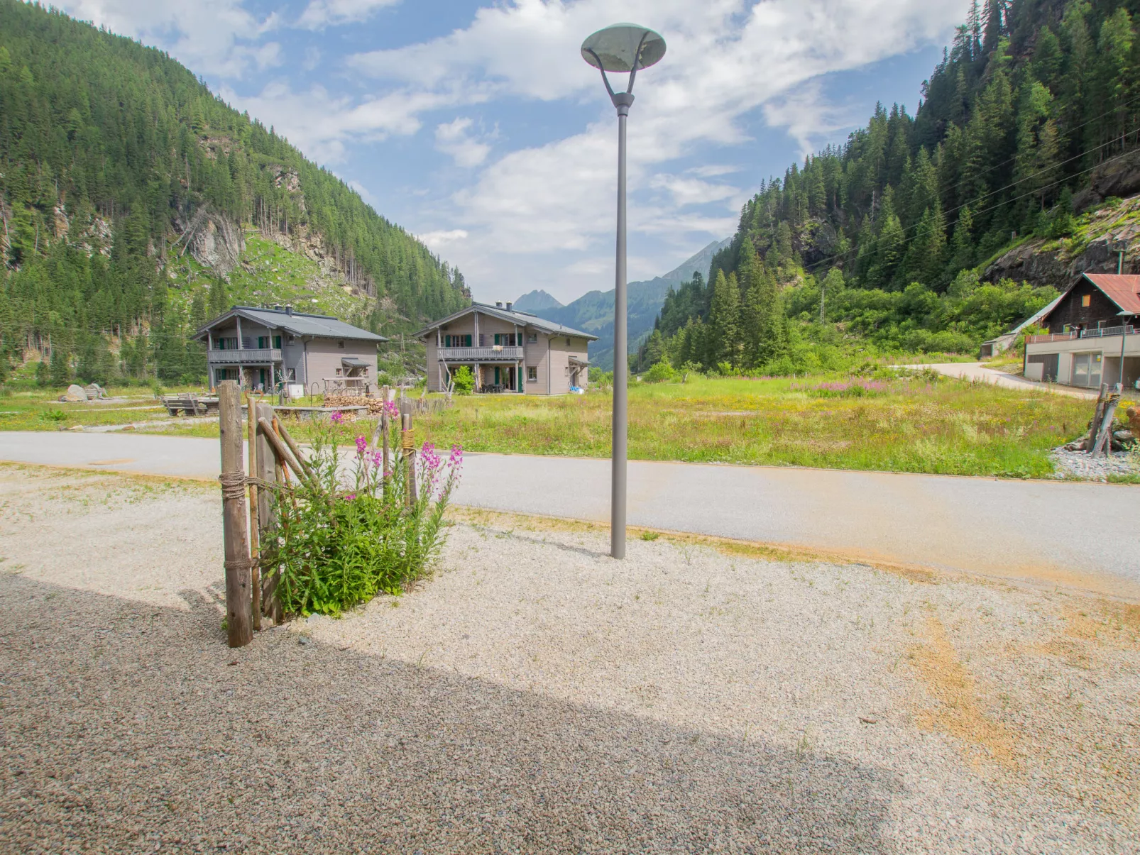 Lodge Enzian 194 im Tauerndorf Enzingerboden - Draußen