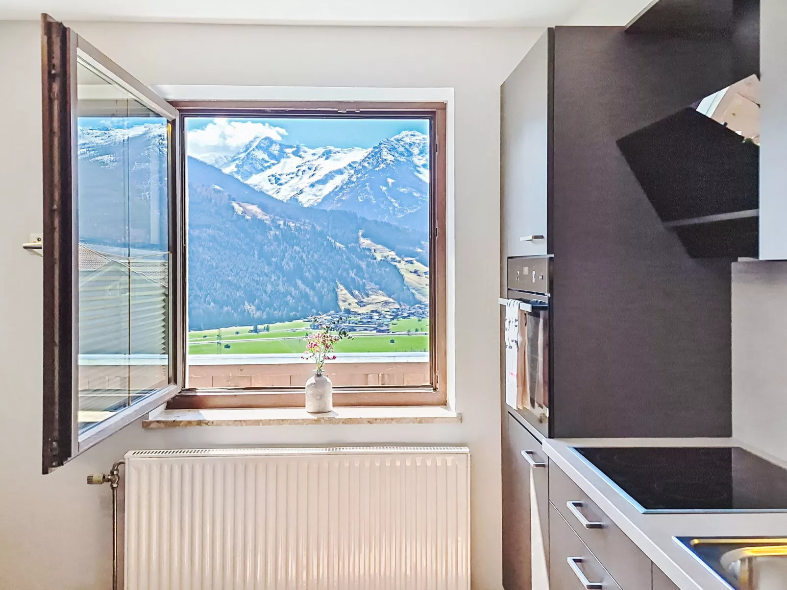 Panoramablick Tauern - Inside