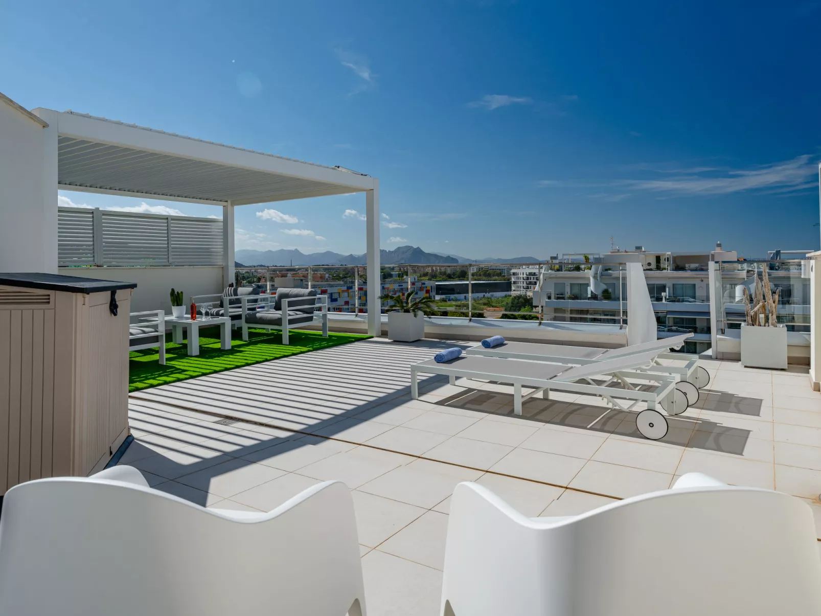 Marina Real I - Draußen