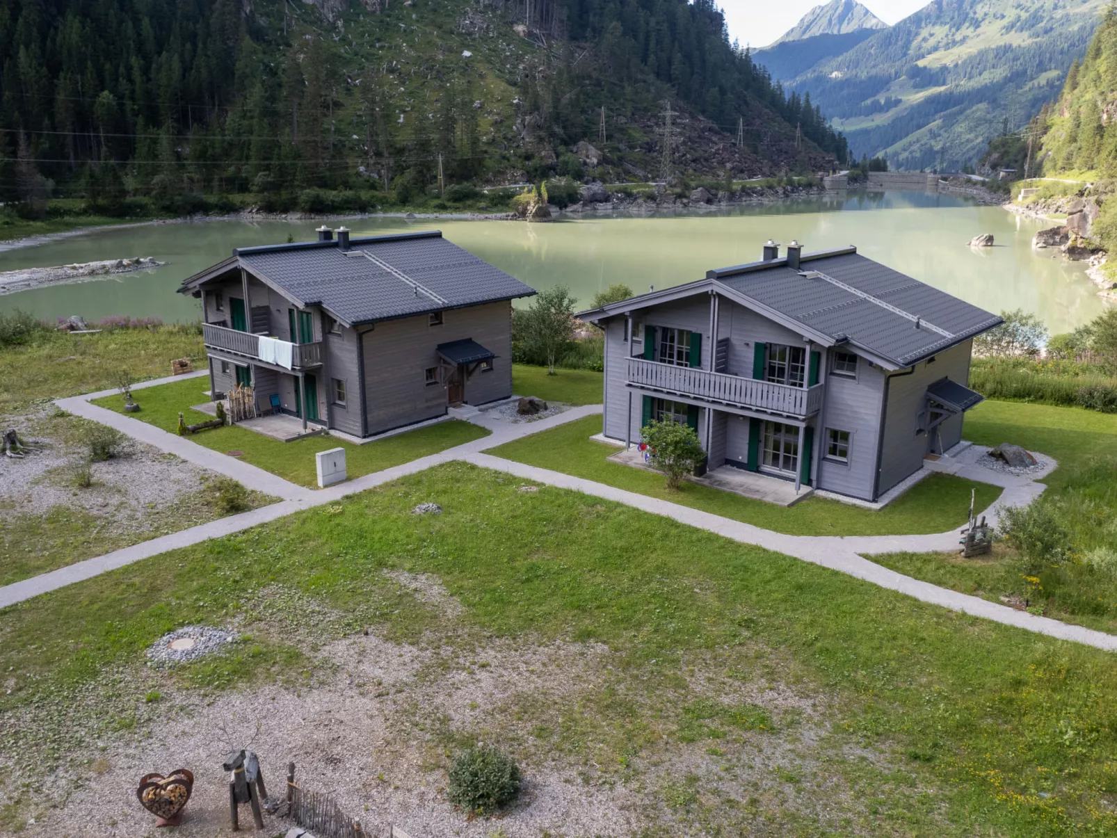 Lodge Seeblick 161 im Tauerndorf Enzingerboden - Draußen