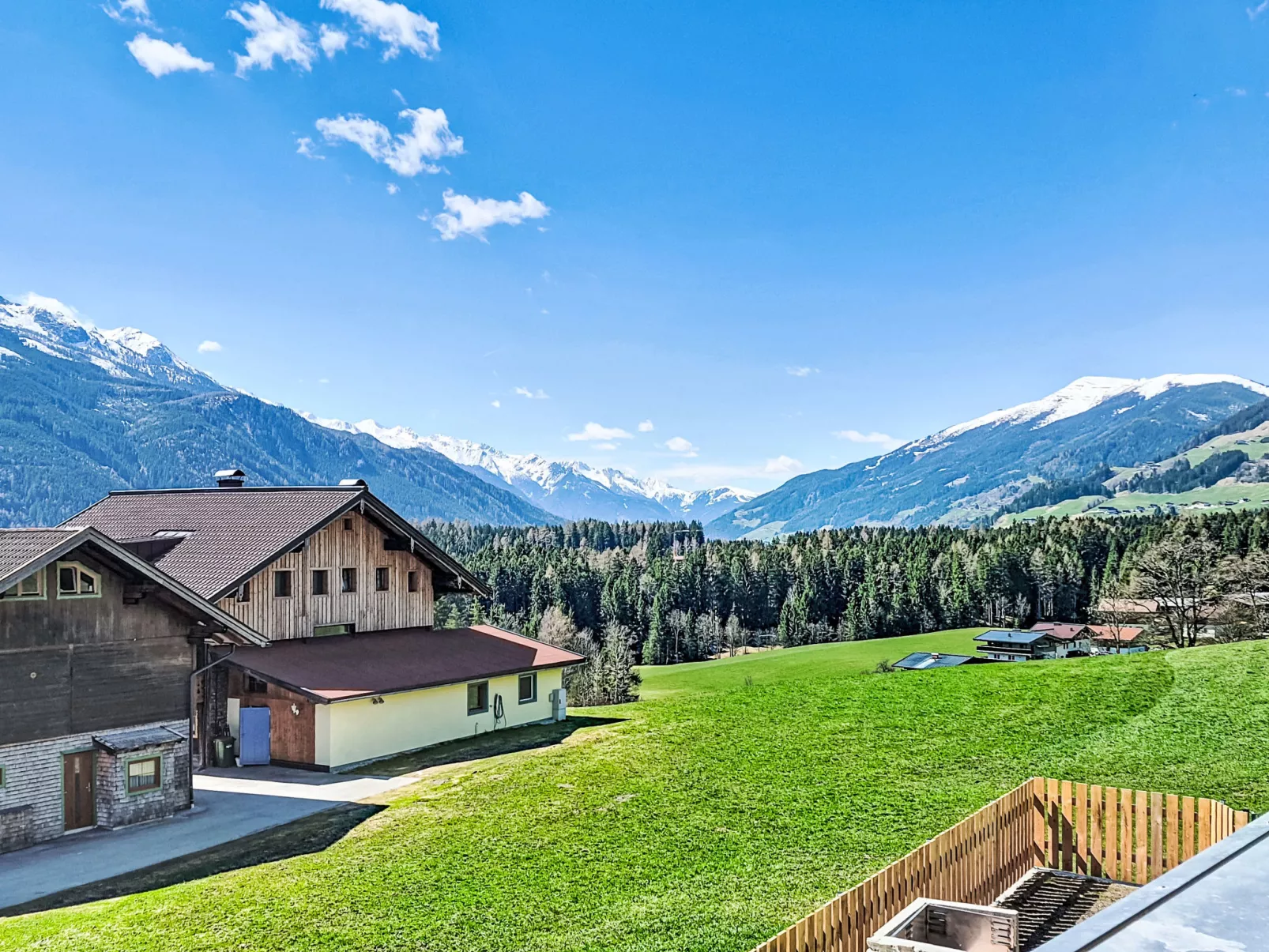 Panoramablick Tauern - Outside