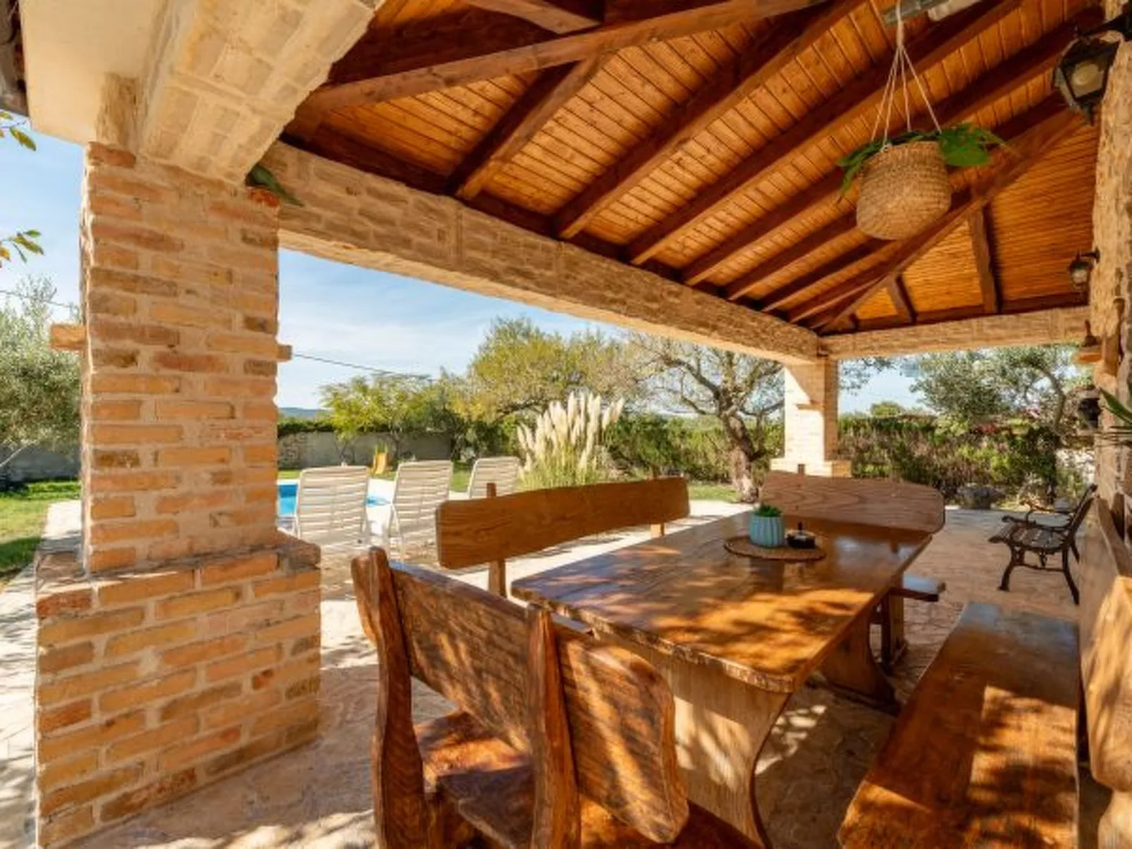 Villa Serena with pool - Image-tags.info