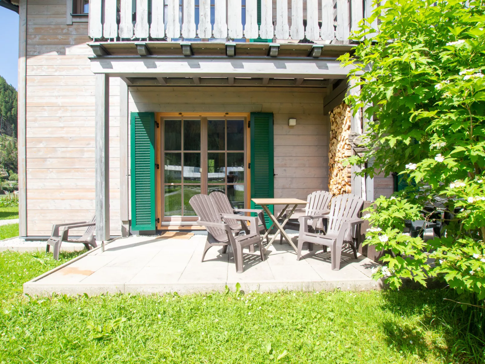 Lodge Seeblick 161 im Tauerndorf Enzingerboden - Draußen