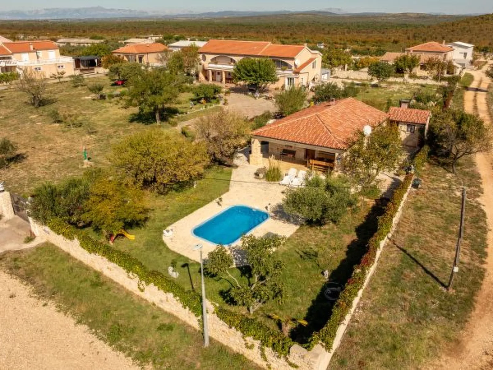 Villa Serena with pool - Image-tags.info