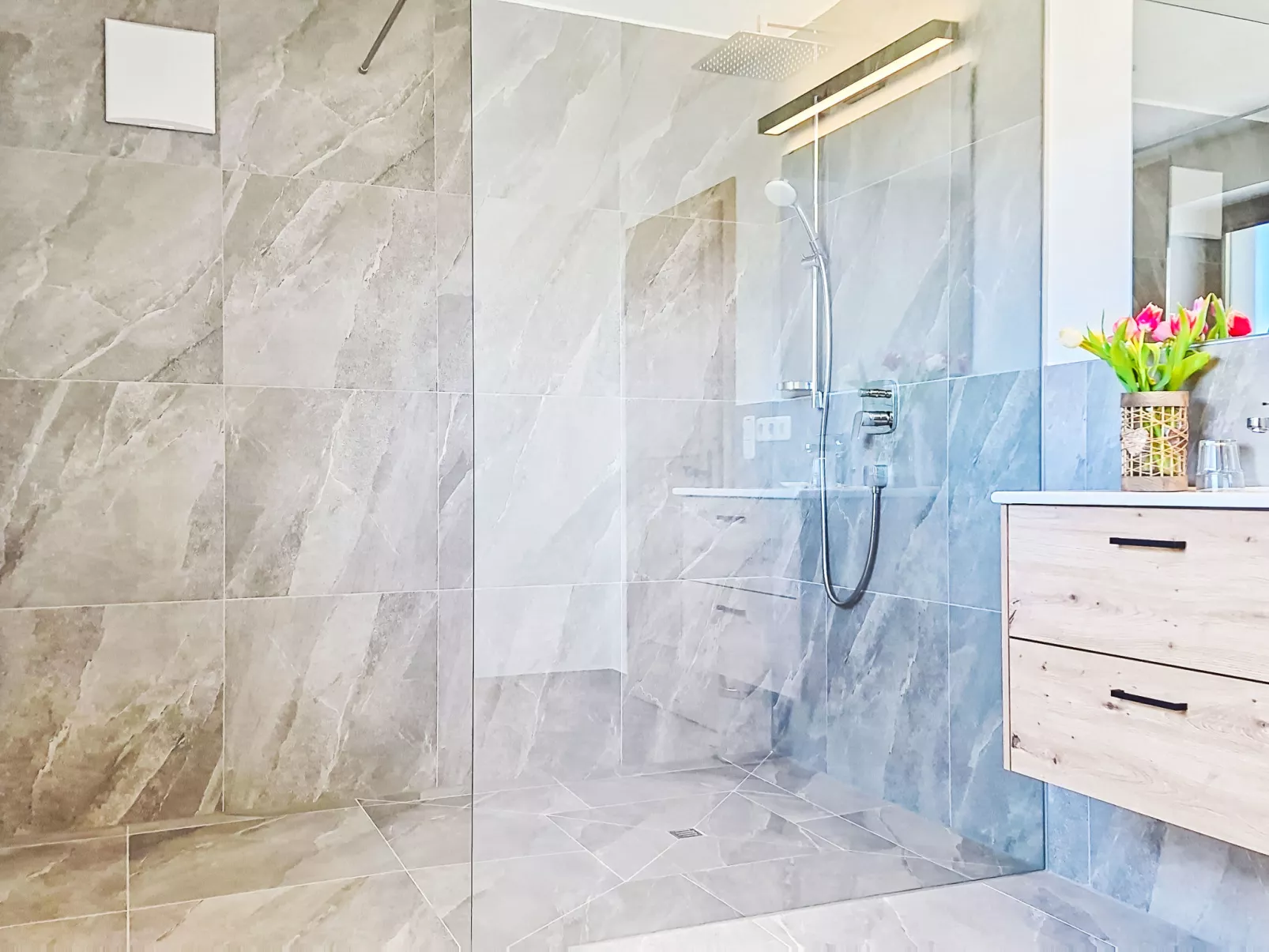 Panoramablick Tauern - Inside