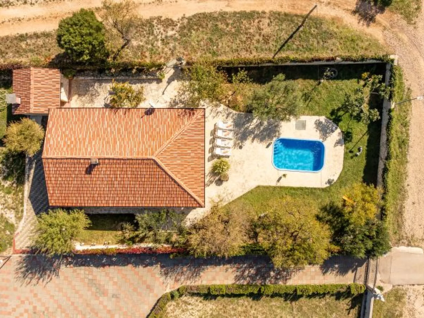 Villa Serena with pool - Image-tags.info