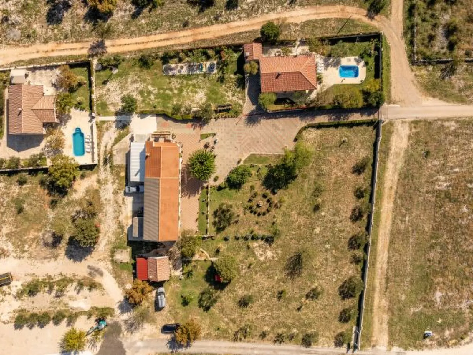 Villa Serena with pool - Image-tags.info