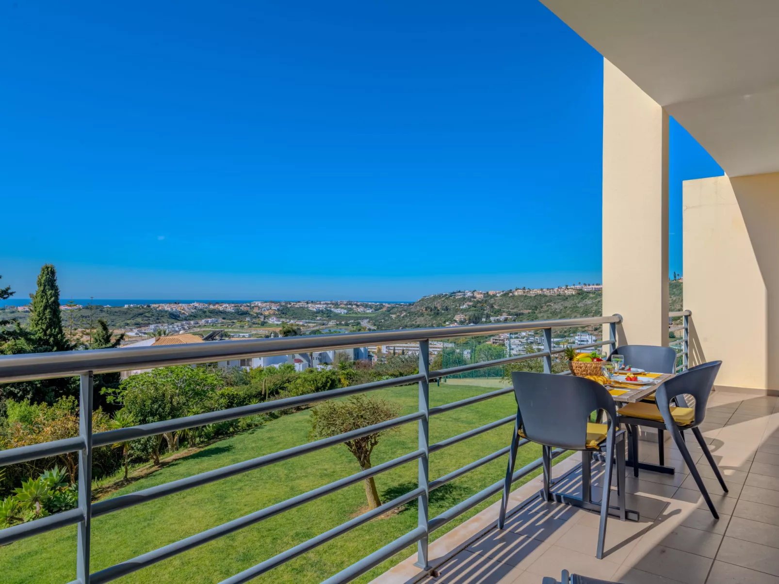Vista Mar - Outside