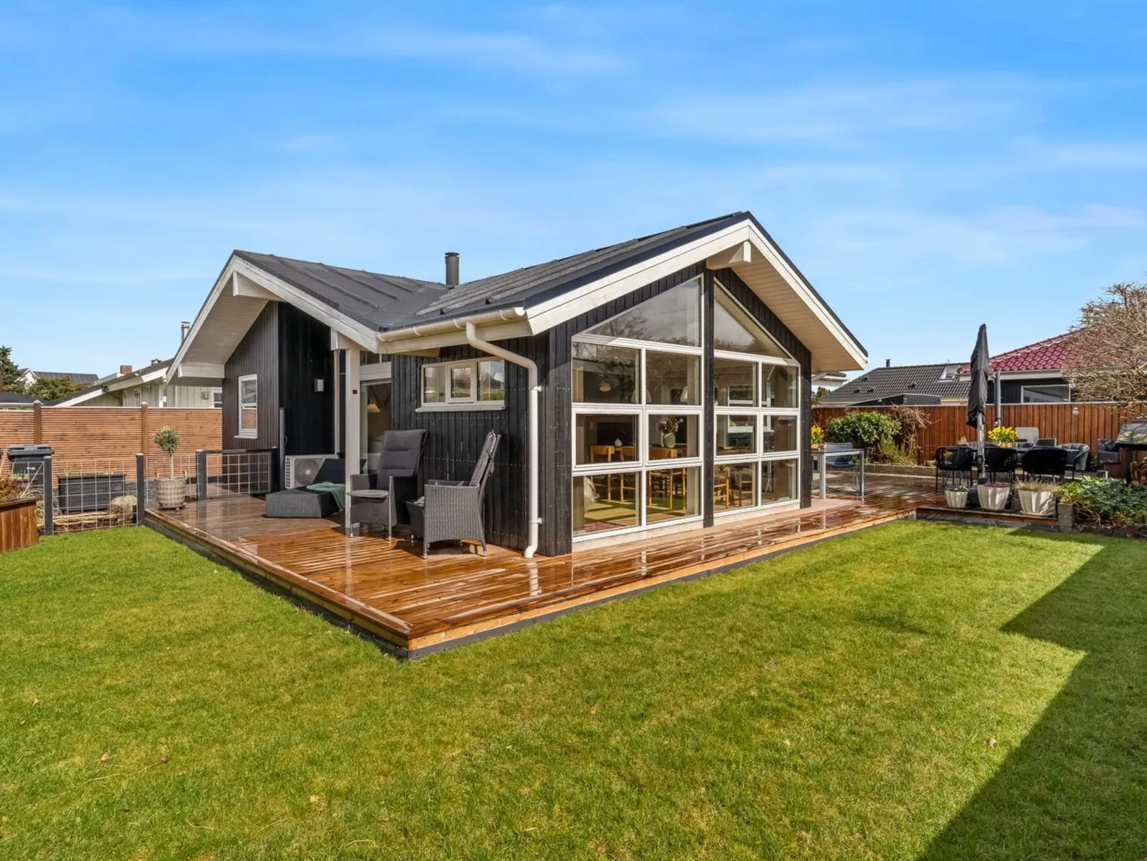 "Sjarlotte" - 100m from the sea