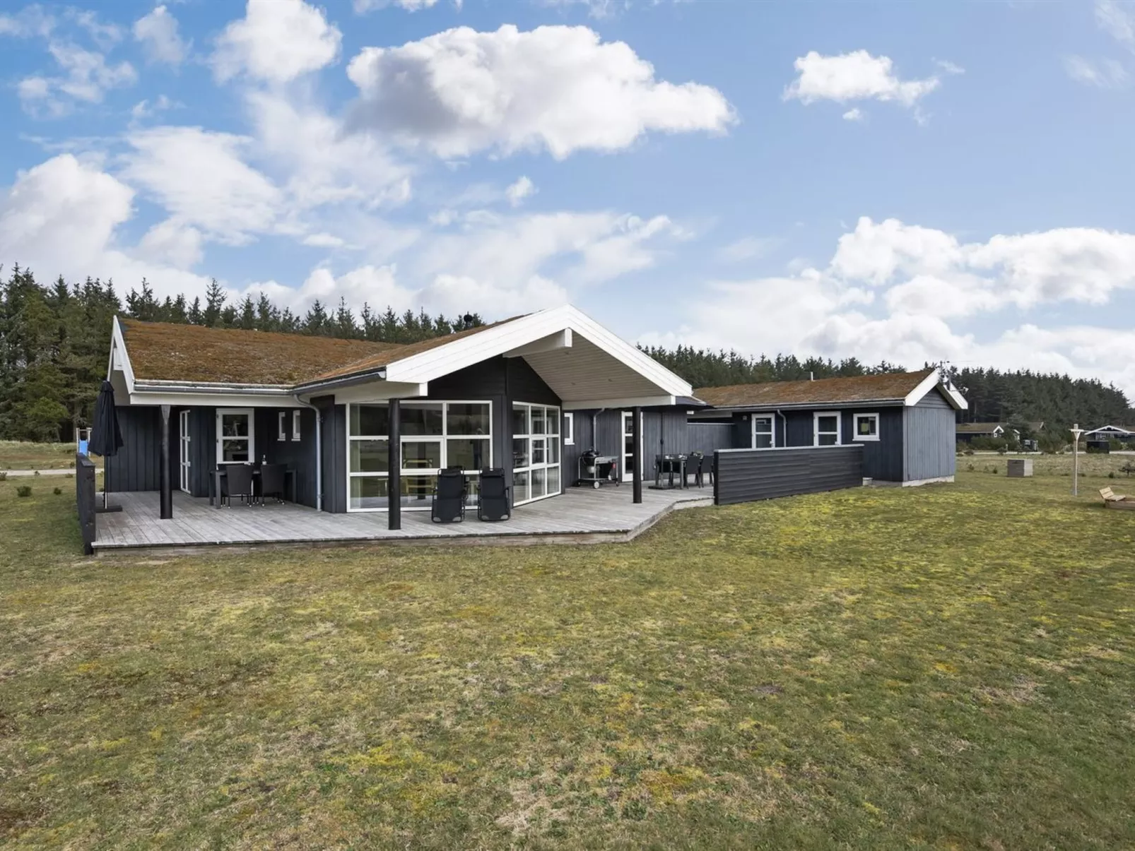 "Tessie" - 1.2km from the sea