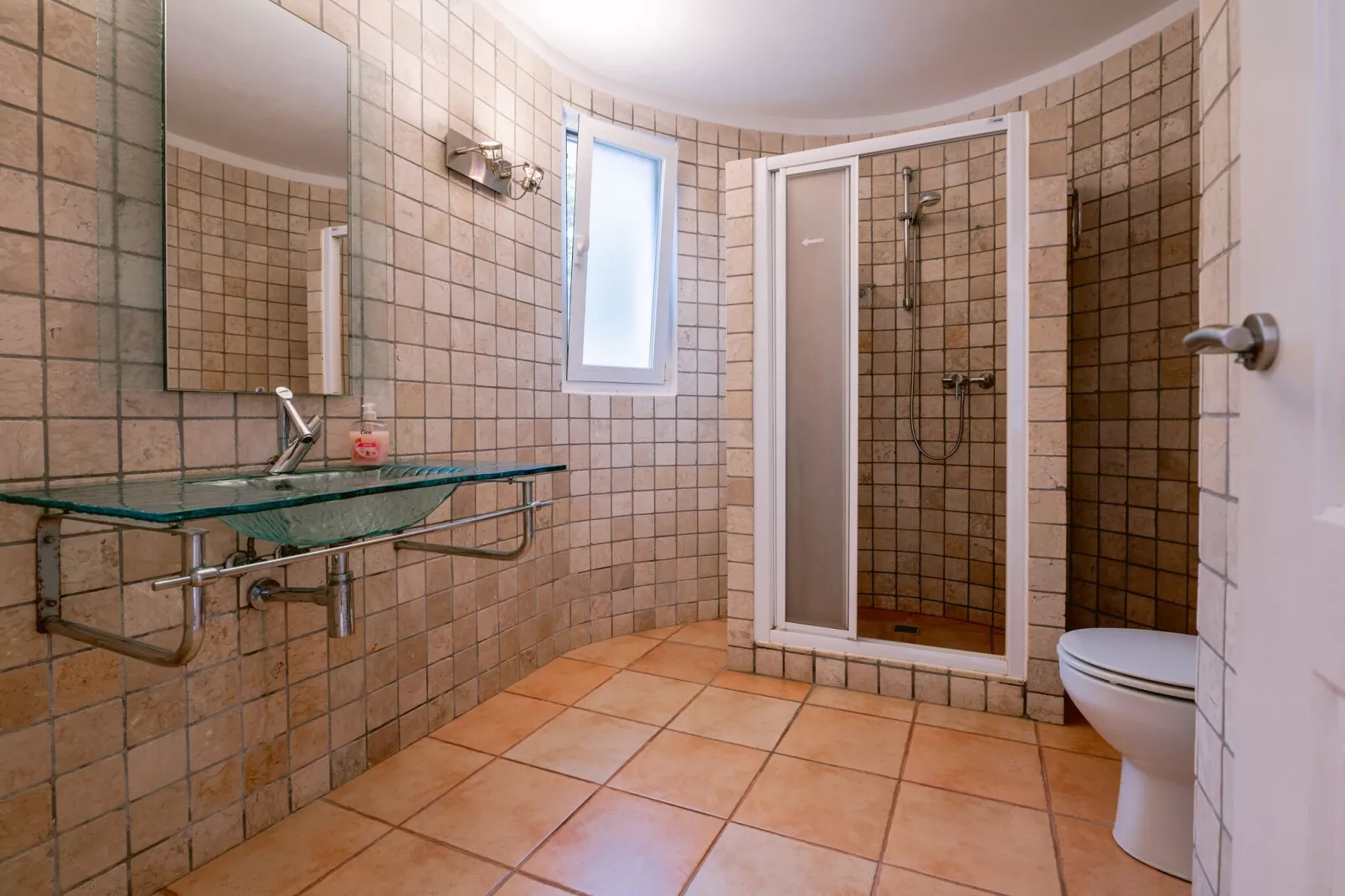 Monte Perdido-Bathroom