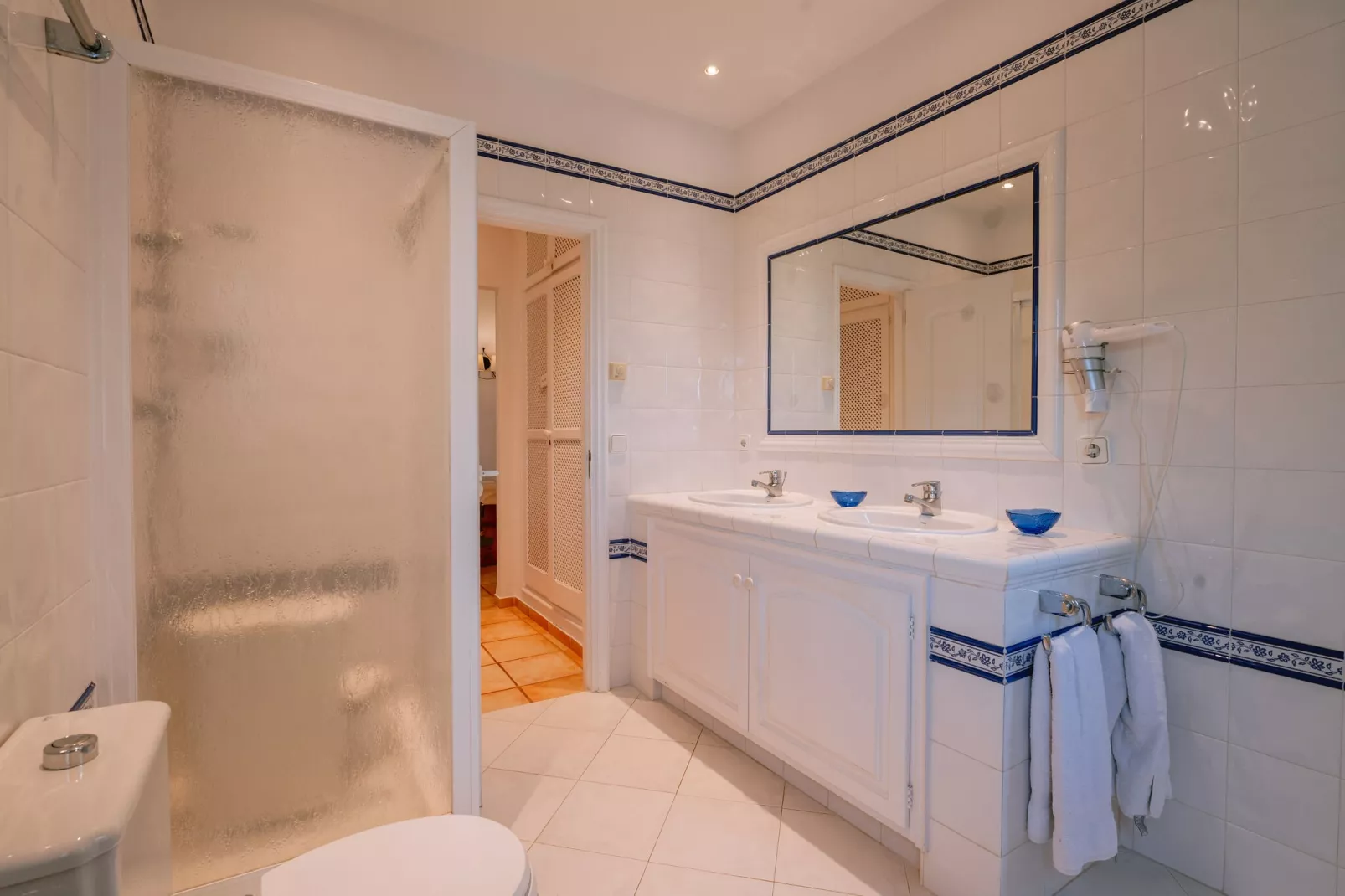 Monte Perdido-Bathroom