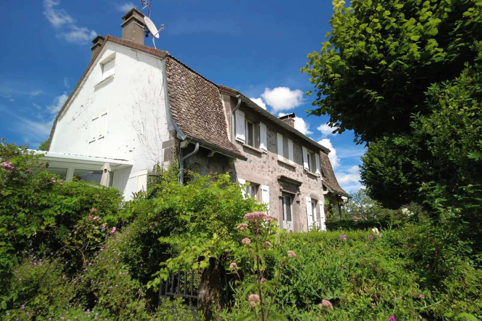 Petite Plaisance-Exterior summer
