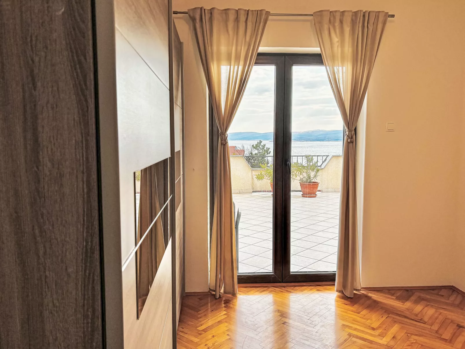 In Crikvenica mit Meerblick - Drinnen