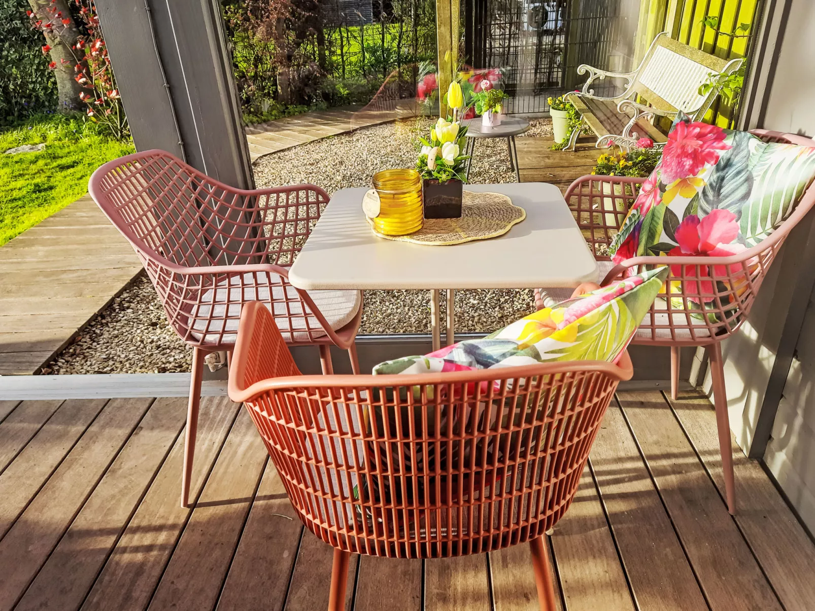Schöne Familien-Ferienwohnung in Zeeland - Outside