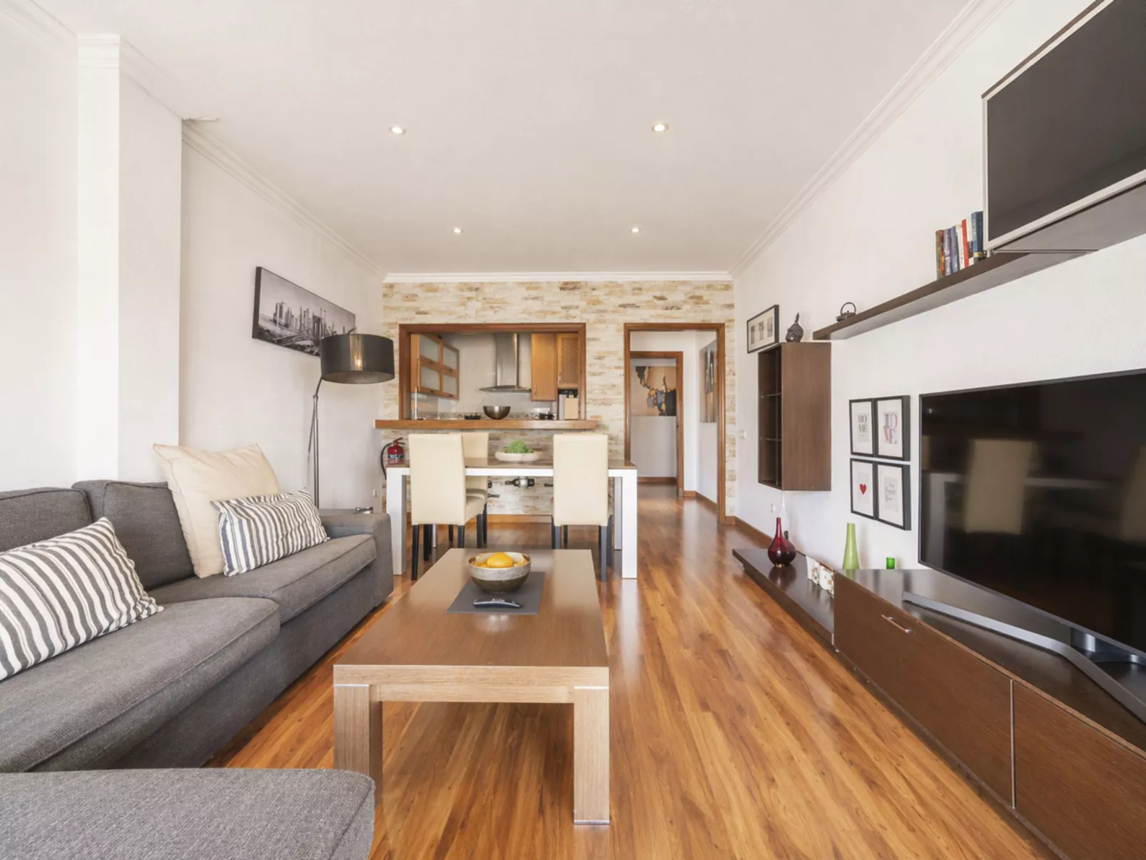 Marina Sea Views - Drinnen