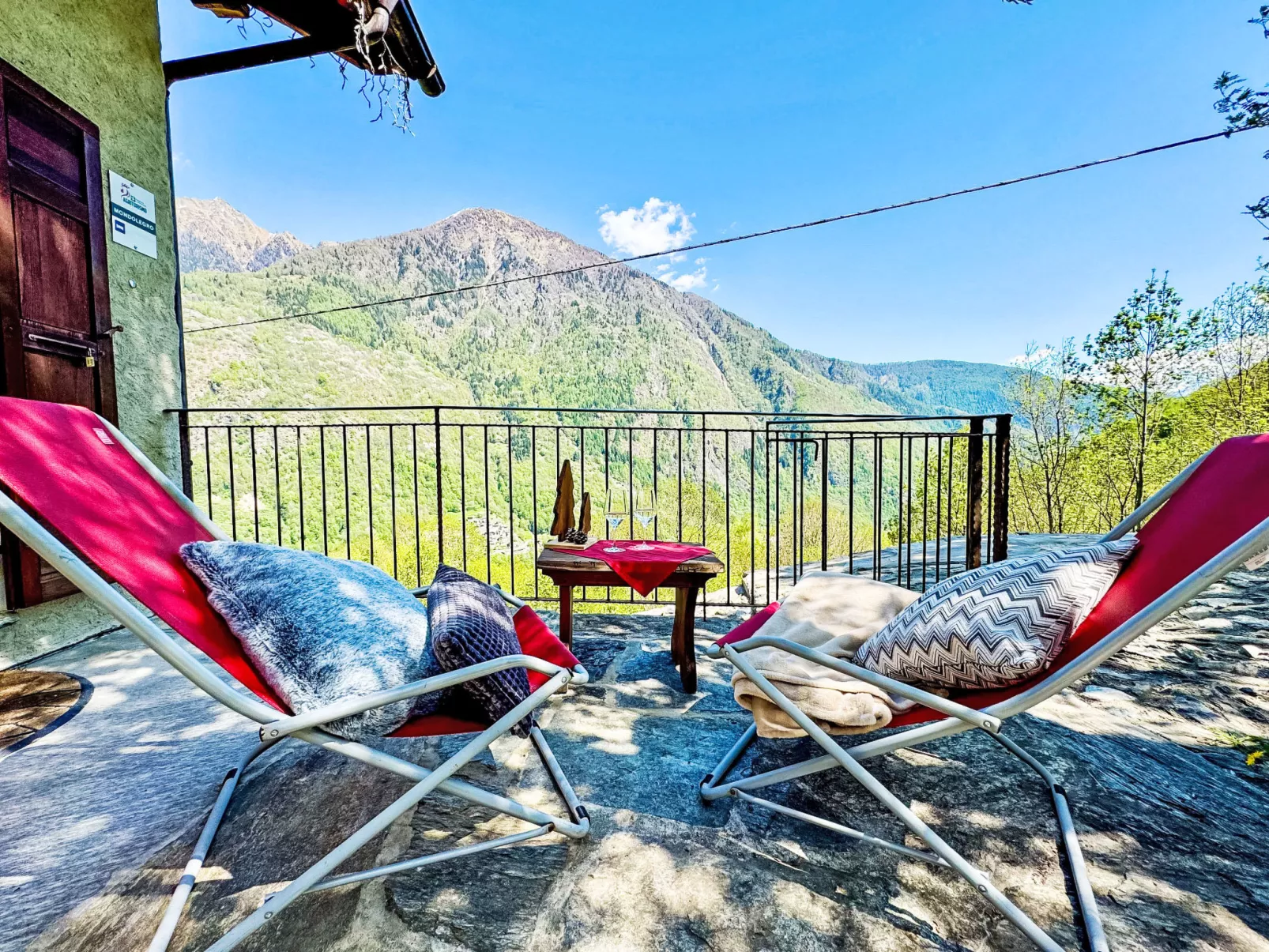 Chalet 'Casa al Pozzo' mit Bergblick - Dehors