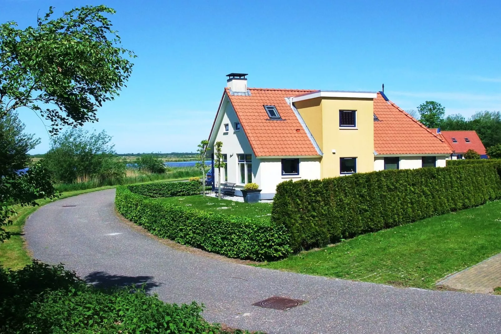 Vakantiepark Bergumermeer 6 - Exterior in summer
