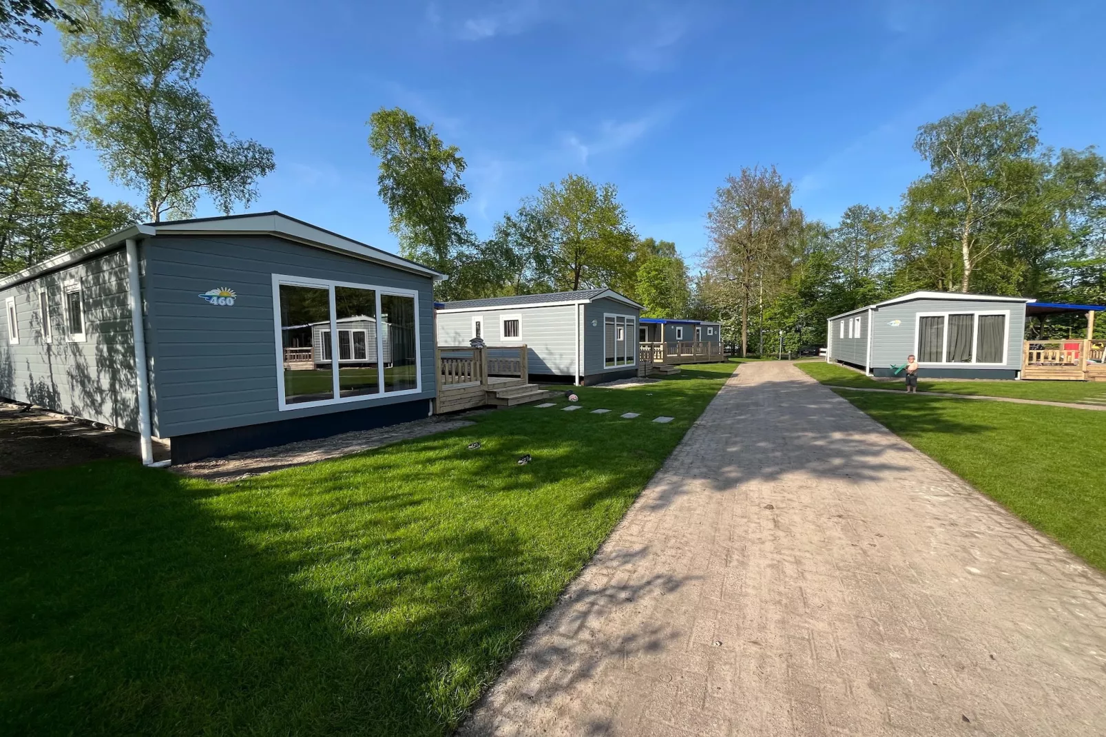 Vakantiepark Bergumermeer 11 - Exterior in summer