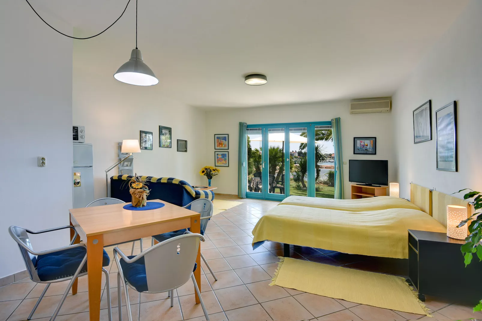 Anna 6-Dining room