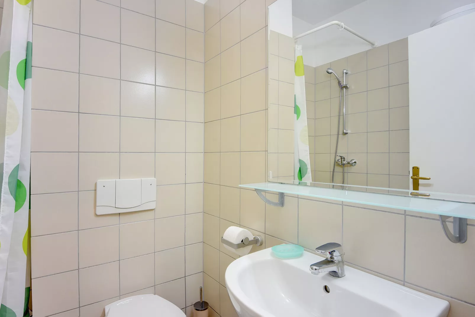 Anna 6-Bathroom