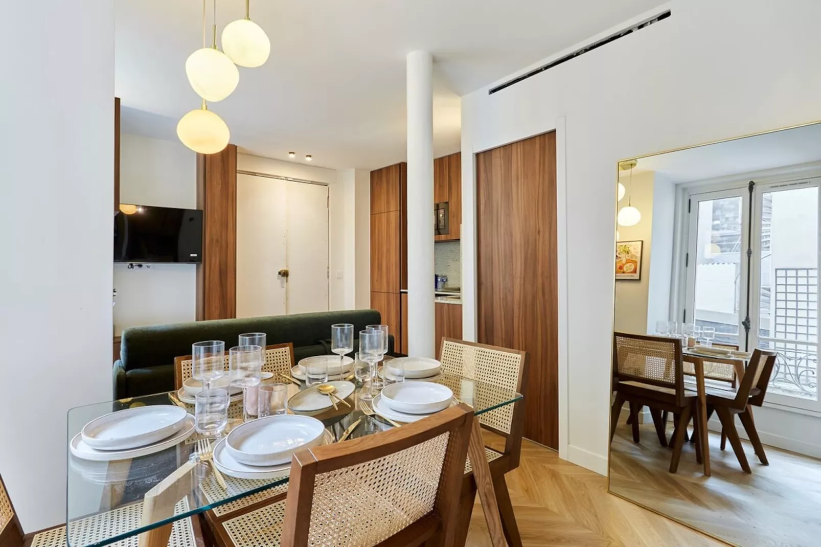 ECURIES 2 NEW - Untagged