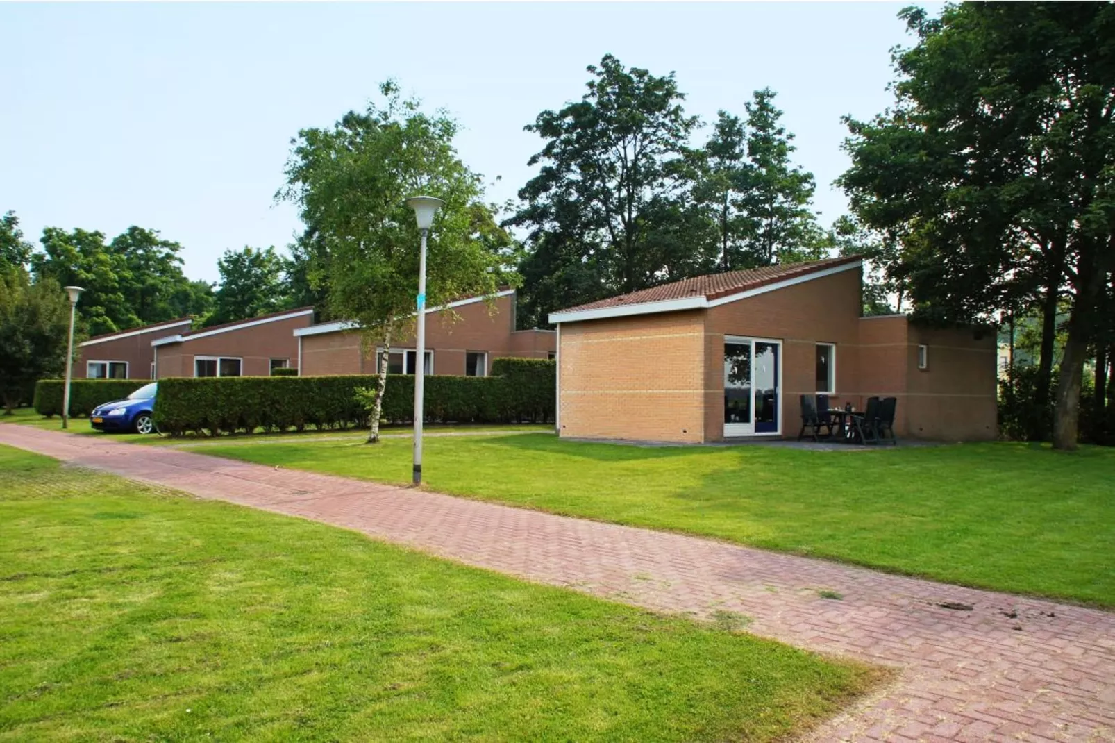 Vakantiepark Bergumermeer 7 - Außenbereich Sommer