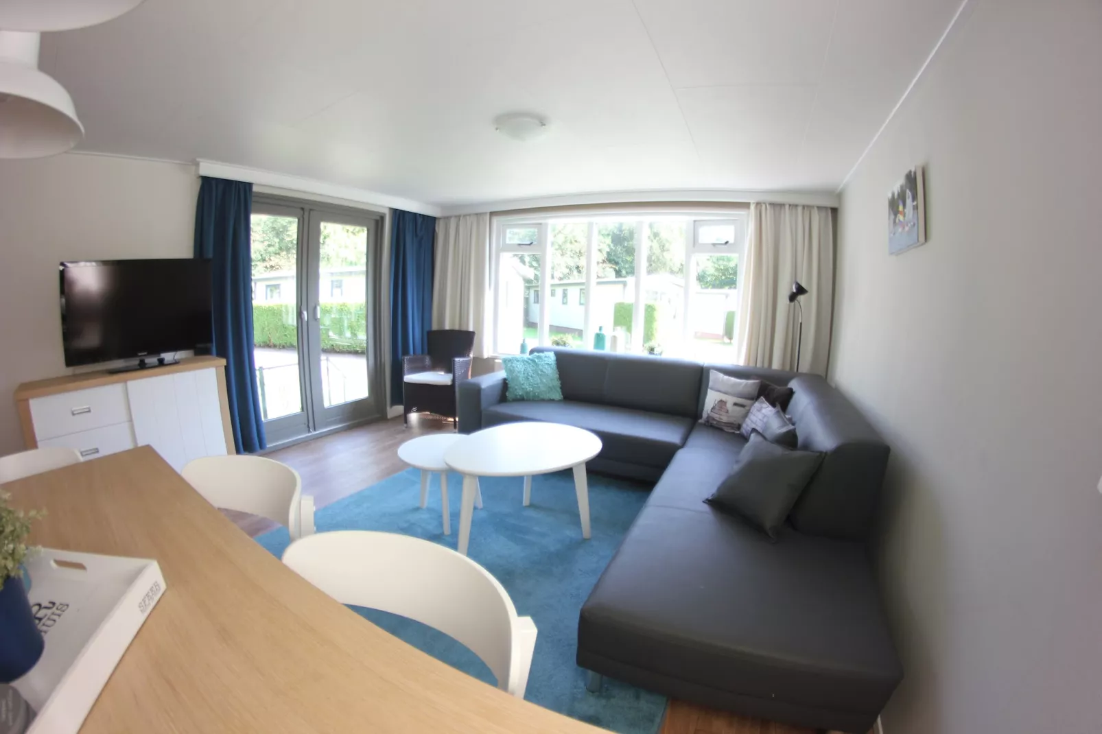 Vakantiepark Bergumermeer 8 - Wohnzimmer