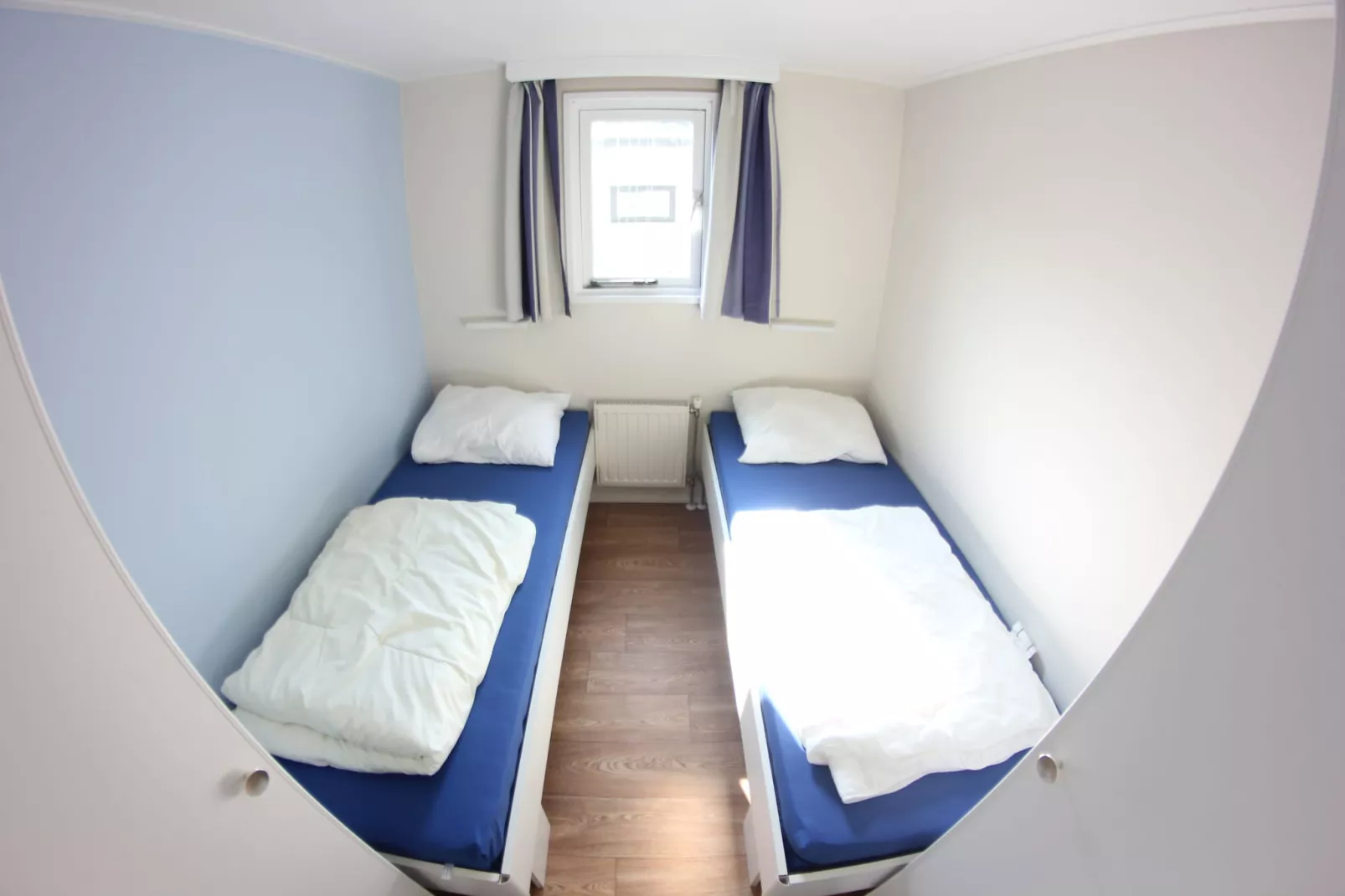 Vakantiepark Bergumermeer 8 - Schlafzimmer