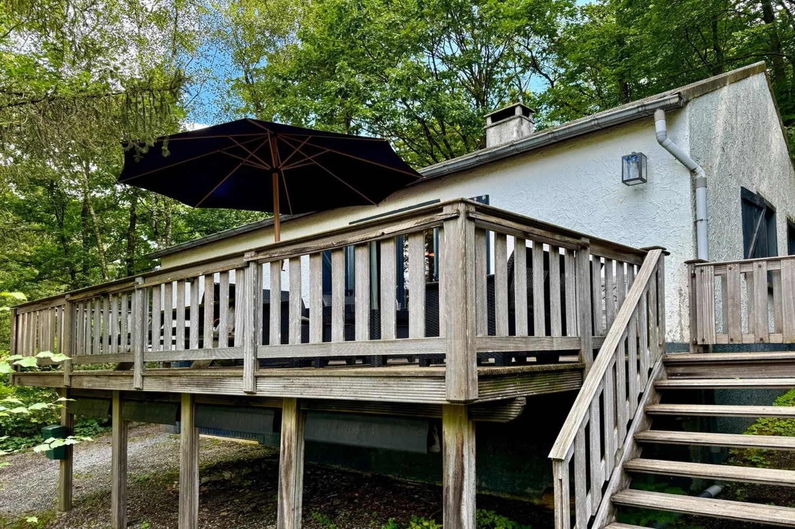 La Biche - Exterior in summer