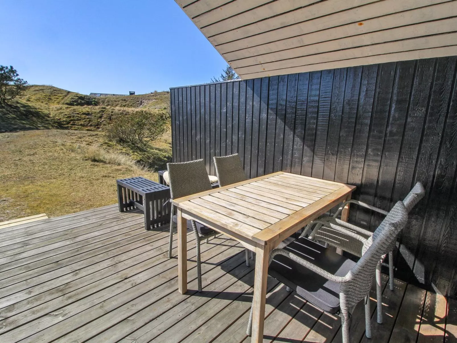 "Morlin" - 2km from the sea - Outside