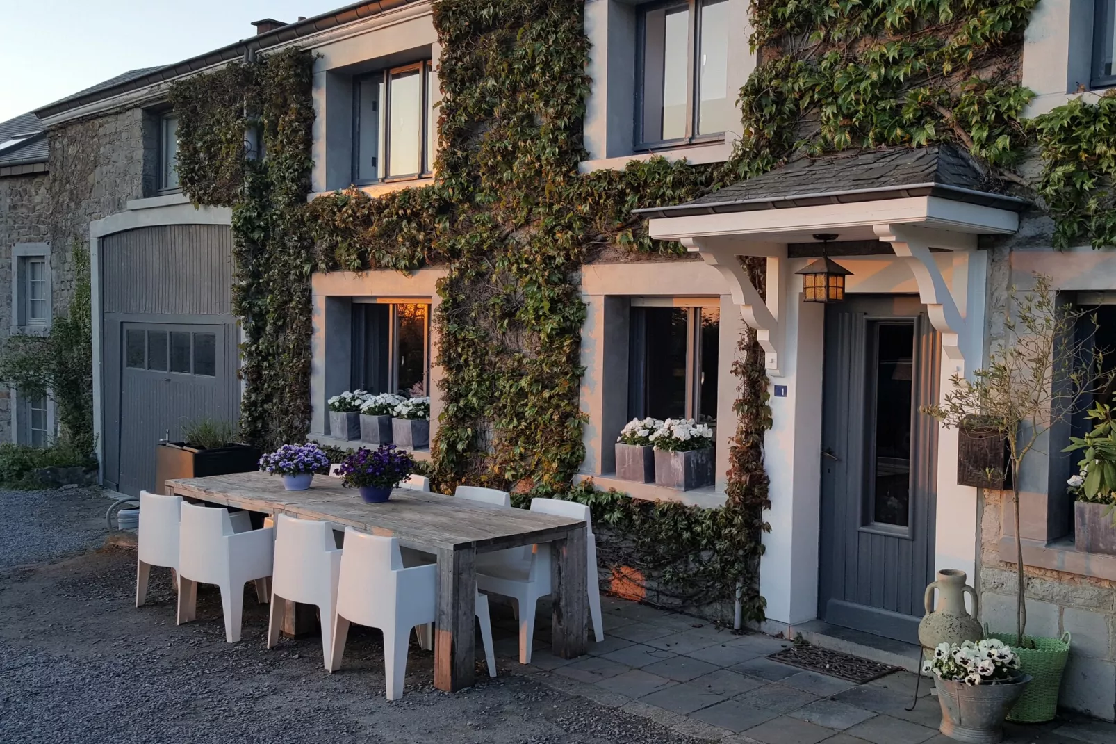 Au Foyer - Außenbereich Sommer