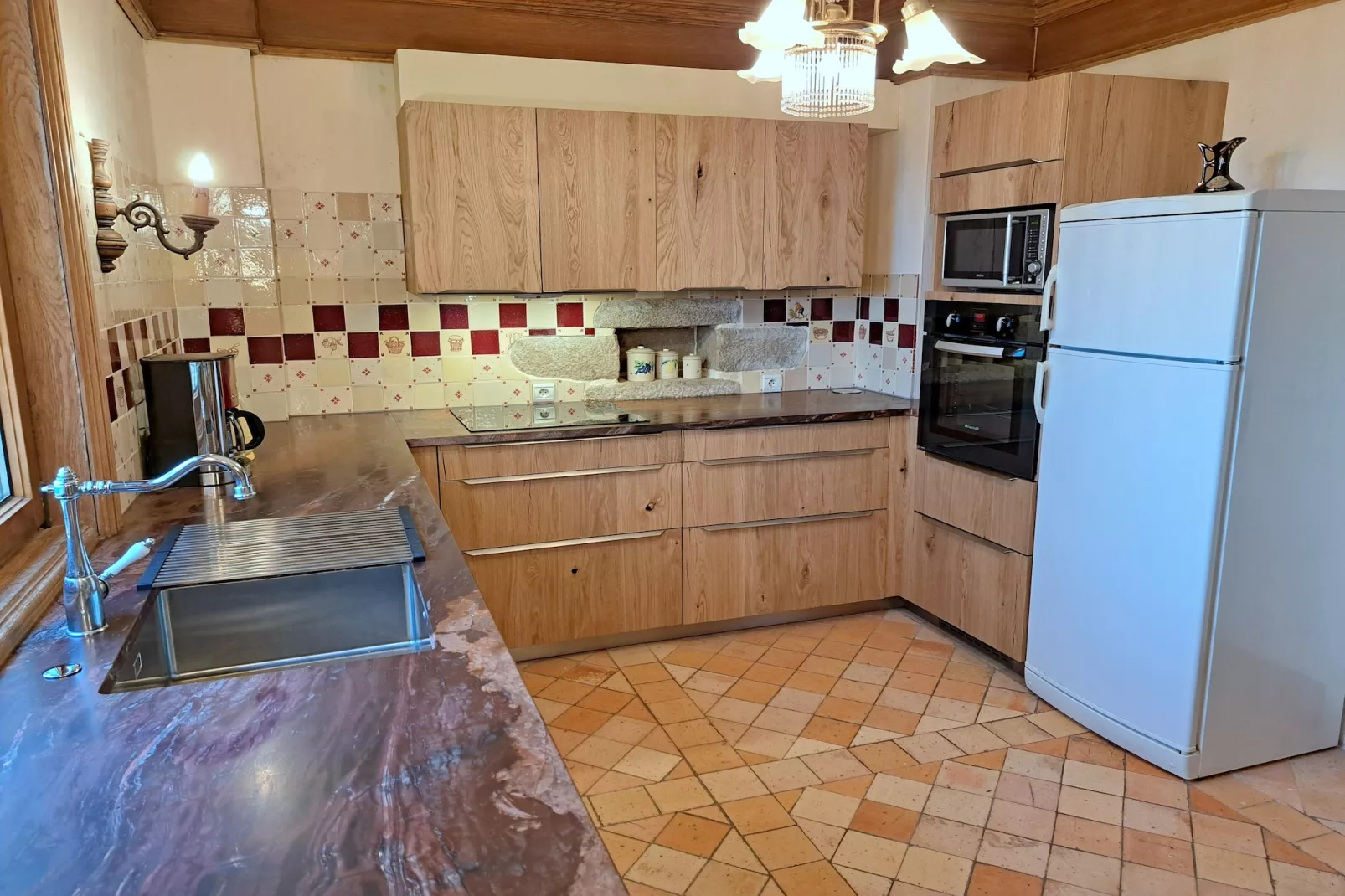 Granitsteinhaus in St Pol-de-Léon - Kitchen