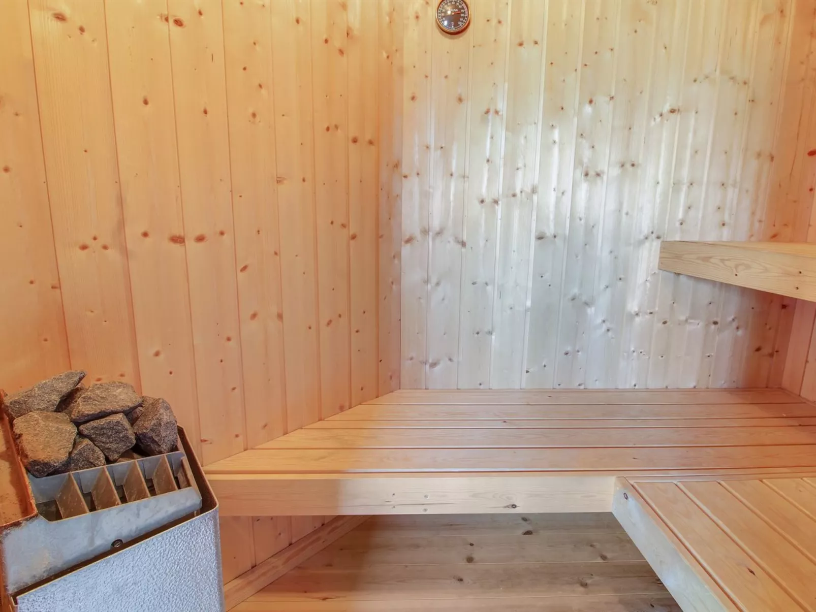 "Abiorn" - 2.5km from the sea - Inside