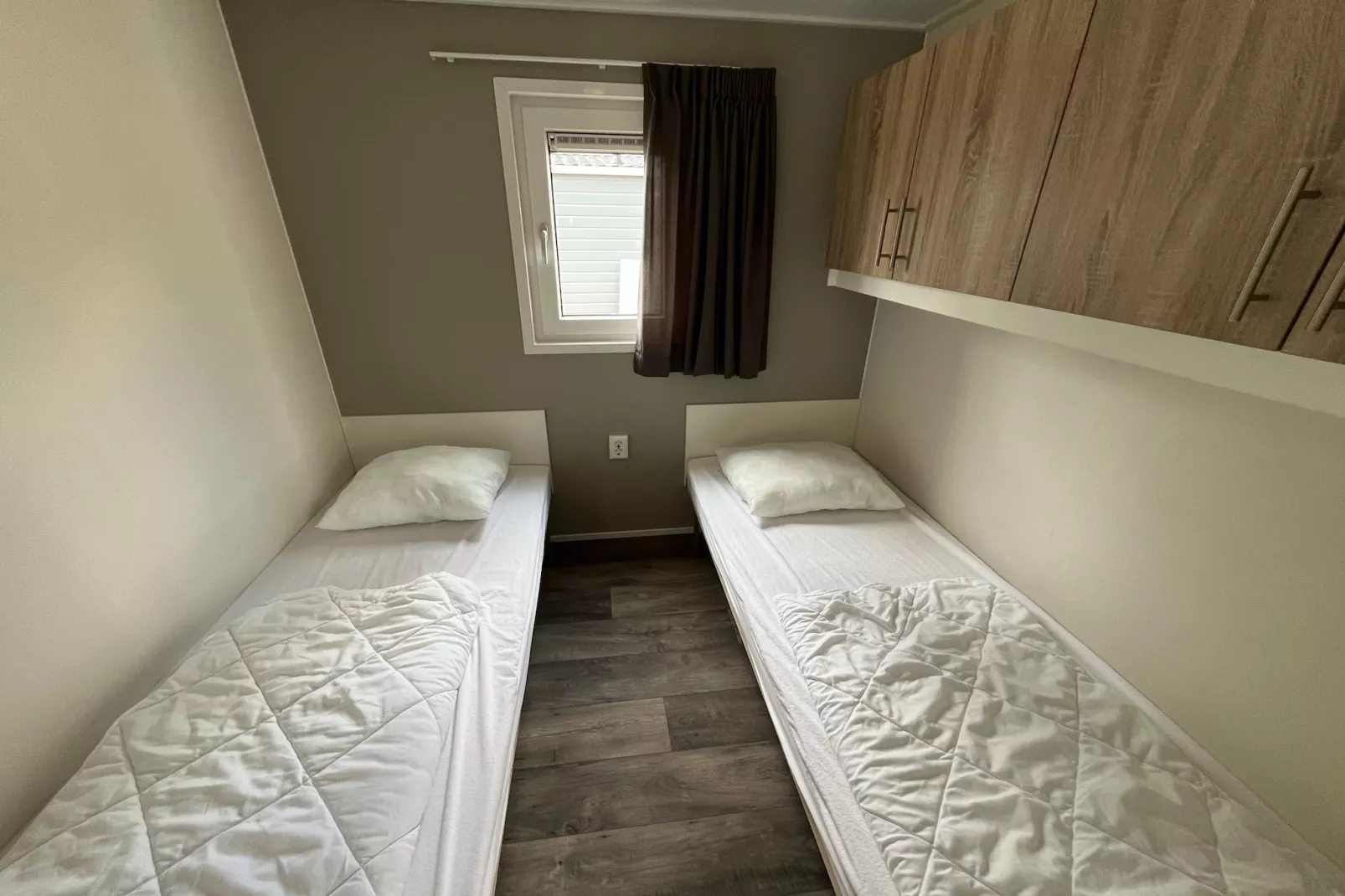 Vakantiepark Bergumermeer 11 - Bedroom
