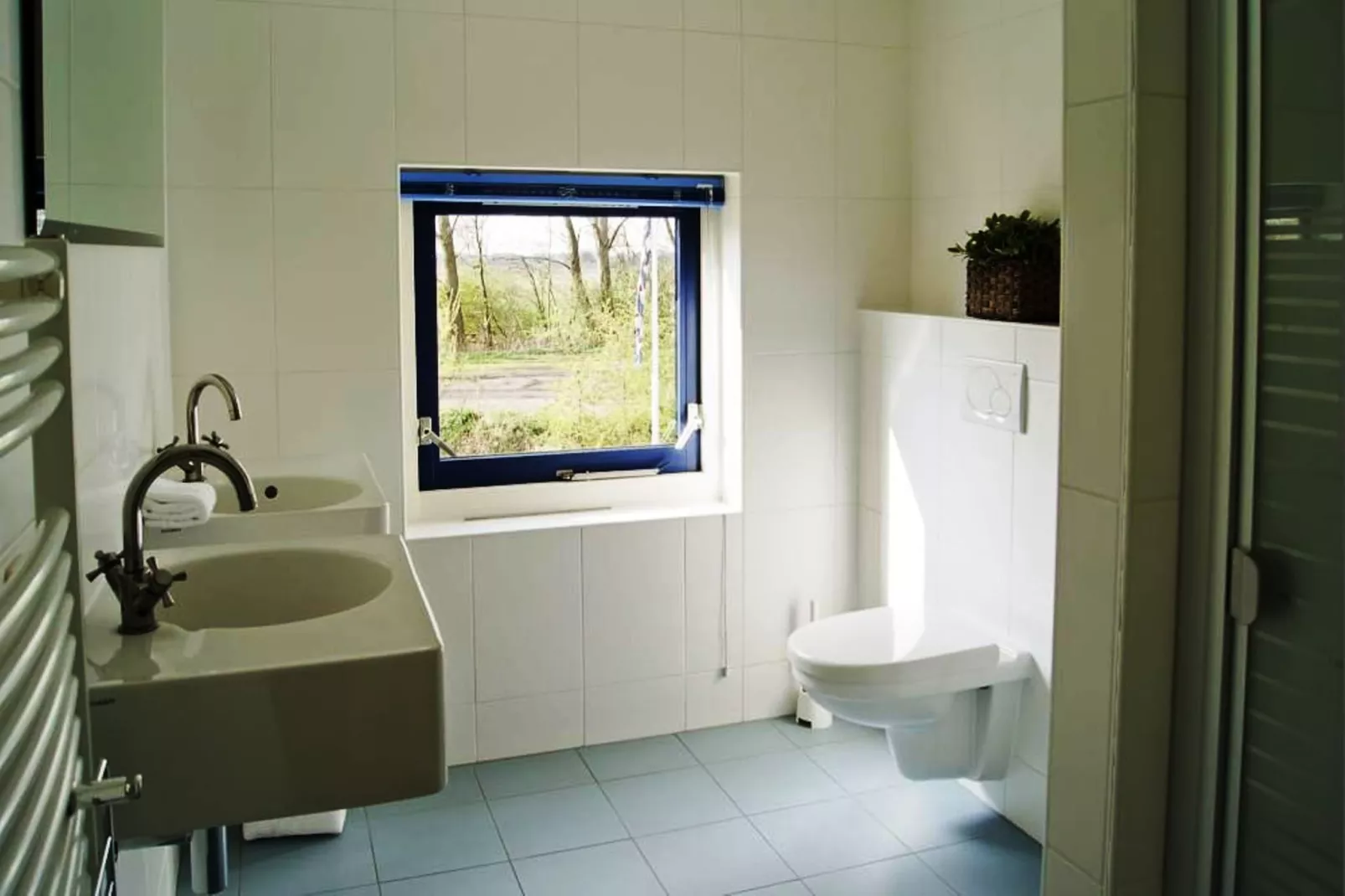 Vakantiepark Bergumermeer 6 - Bathroom