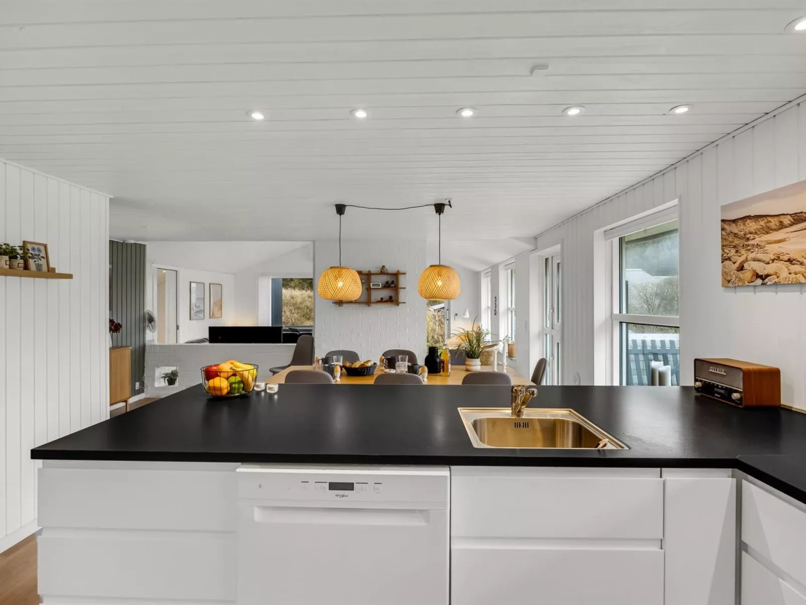 "Vilhelmiina" - 350m from the sea - Drinnen