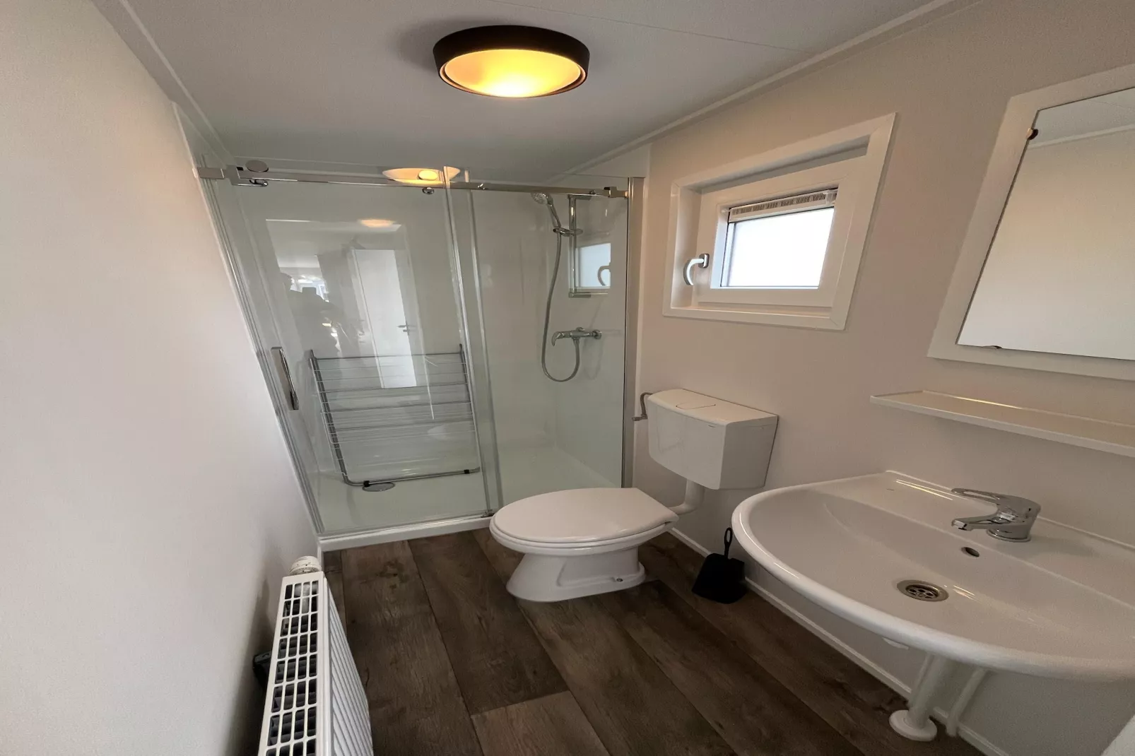 Vakantiepark Bergumermeer 11 - Bathroom