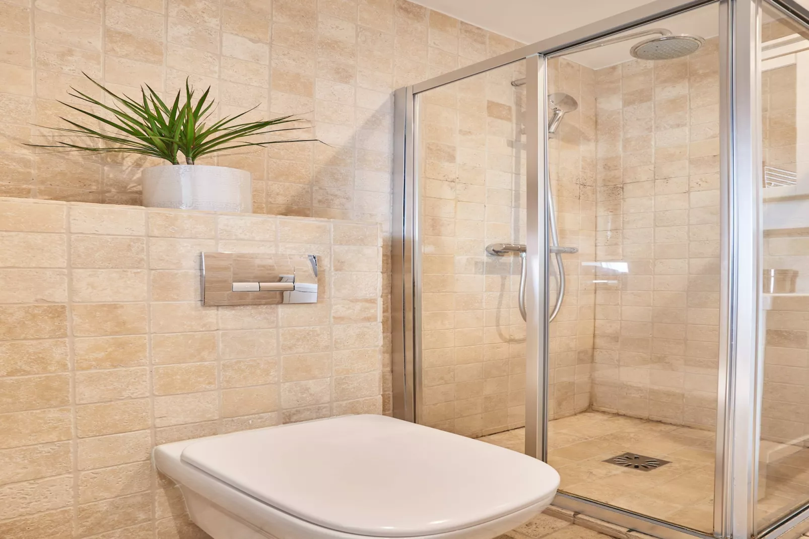 CHENIER 9 NEW - Untagged