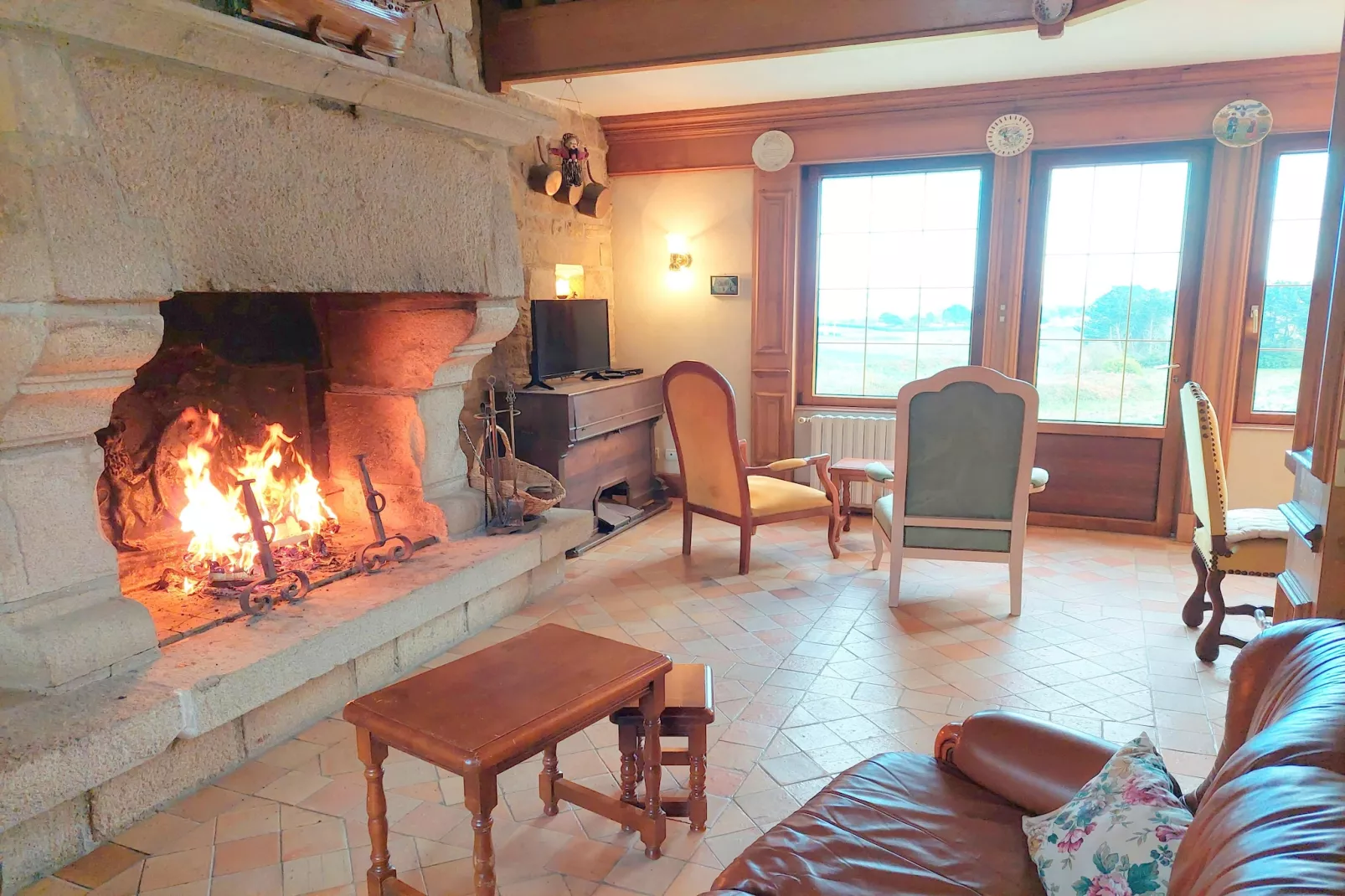 Granitsteinhaus in St Pol-de-Léon - Living room