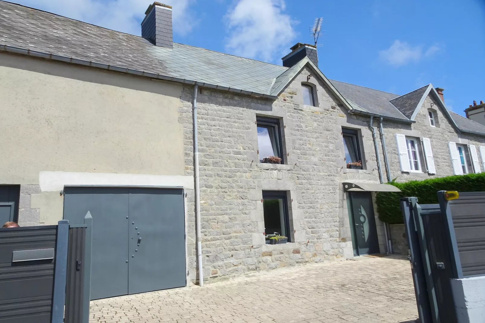 Holiday home in Bricqueville sur Mer - Extérieur été