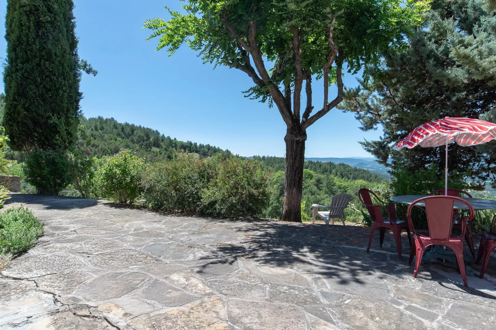La Bergerie - Garten Sommer