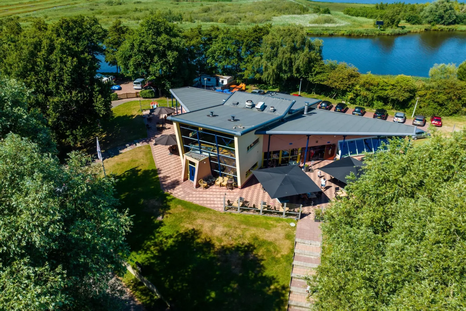 Vakantiepark Bergumermeer 7 - Parkeinrichtungen