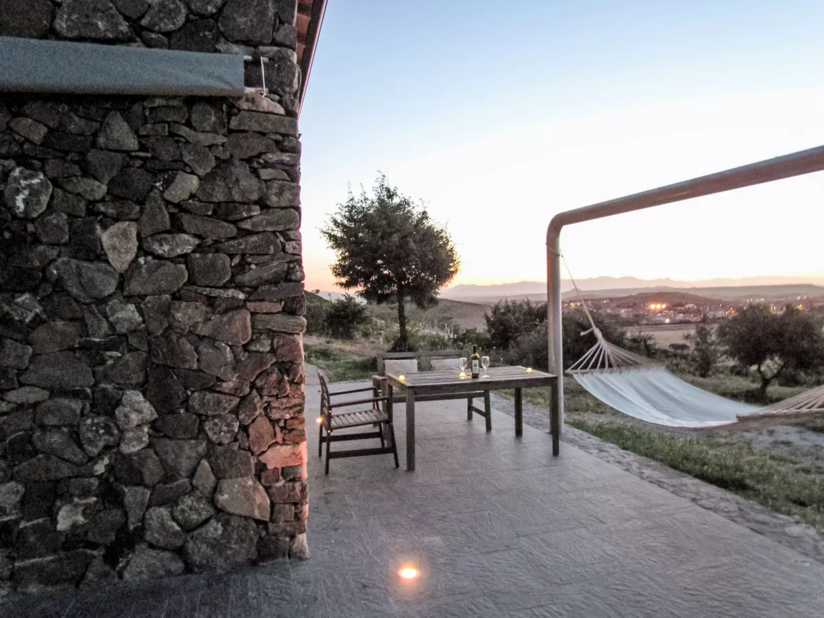 Stone Cottage - Outside