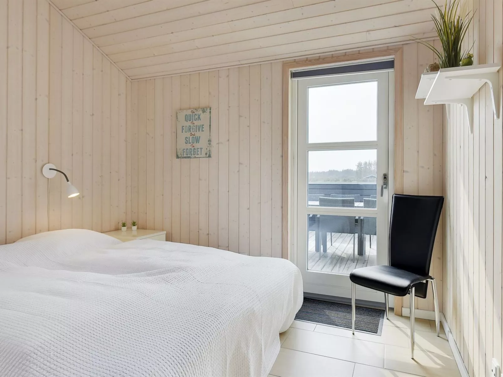 "Tessie" - 1.2km from the sea - Drinnen