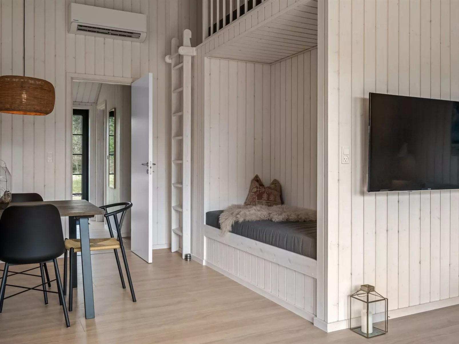 "Emin" - 2.8km from the sea - Drinnen