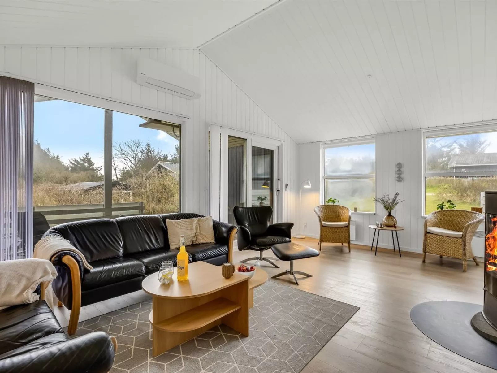 "Vilhelmiina" - 350m from the sea - Drinnen